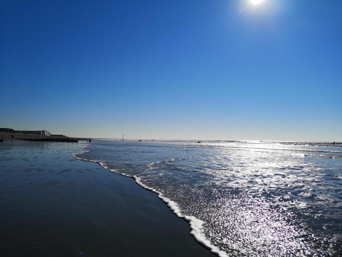 Hightide - Bracklesham Bay Apartment ชิชิสเตอร์ ภายนอก รูปภาพ