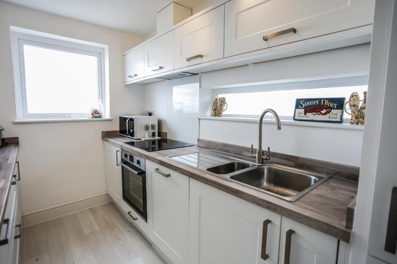 Hightide - Bracklesham Bay Apartment ชิชิสเตอร์ ภายนอก รูปภาพ
